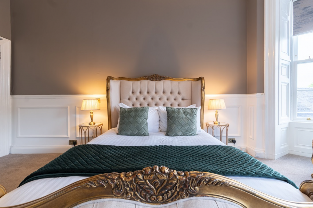 Honeymoon Suite